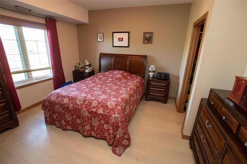 302 1223 Dawson Road, Lorette, MB - Indoor Photo Showing Bedroom