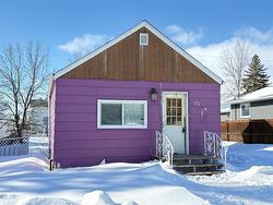 73 7th Street SE  Hamiota, MB R0M 0T0