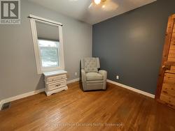 Upper bedroom 1 - 