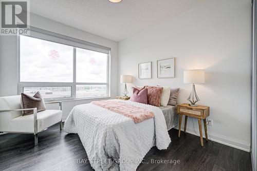 1606 - 398 Highway 7 E, Richmond Hill, ON - Indoor Photo Showing Bedroom