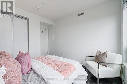 1606 - 398 Highway 7 E, Richmond Hill, ON - Indoor Photo Showing Bedroom