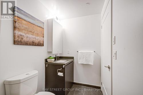 1606 - 398 Highway 7 E, Richmond Hill, ON - Indoor Photo Showing Bathroom