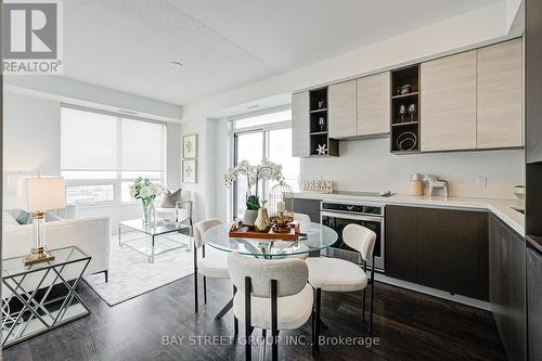 1606 - 398 Highway 7 E, Richmond Hill, ON - Indoor