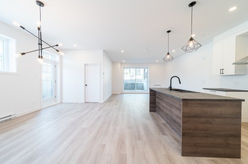 Salle à manger - 201-157 Rue Mc Dermott, Cowansville, QC - Indoor Photo Showing Kitchen