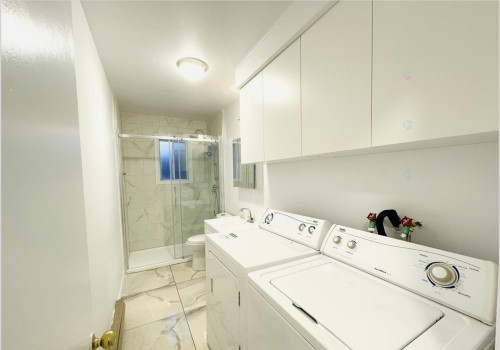 Salle de bains - 3-5742 Av. Auteuil, Brossard, QC - Indoor Photo Showing Laundry Room