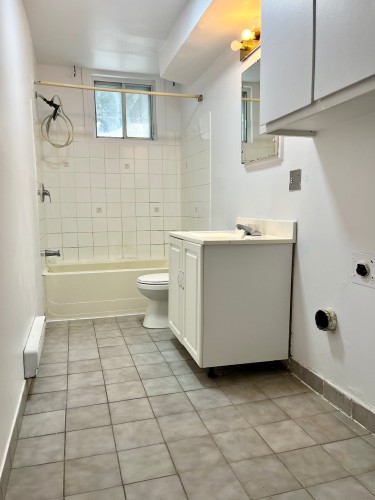 Salle de bains - 5-5742 Av. Auteuil, Brossard, QC - Indoor Photo Showing Bathroom