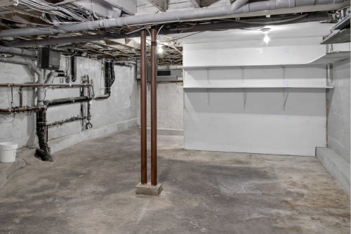 Basement - 2505 Rue Provost, Montréal (Lachine), QC - Indoor Photo Showing Garage