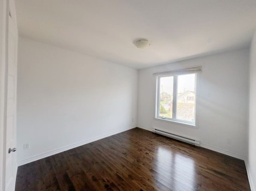 Chambre à coucher - 201-5565 Av. Albanie, Brossard, QC - Indoor Photo Showing Other Room