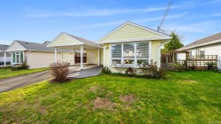 660 25th St  Courtenay, BC V9N 8J3