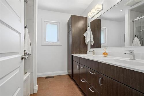 595 Churchill Dr, Winnipeg, MB 