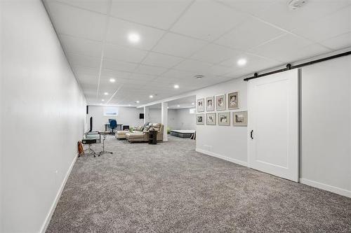 595 Churchill Dr, Winnipeg, MB 