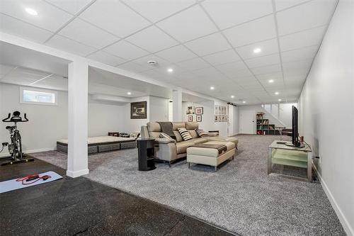 595 Churchill Dr, Winnipeg, MB 