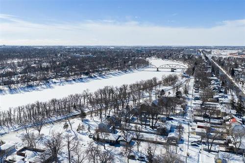 595 Churchill Dr, Winnipeg, MB 