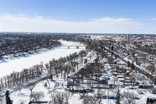 595 Churchill Dr, Winnipeg, MB 