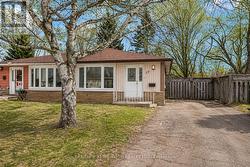 17 BURBANK PLACE Barrie, ON L4M 2S8
