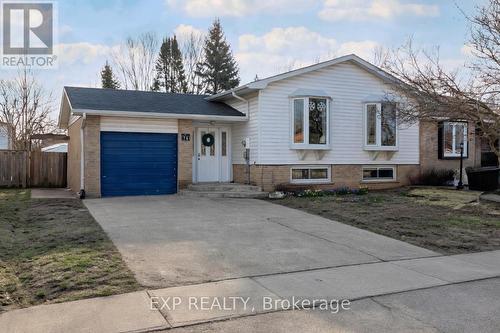 76 BERNICK DRIVE  Barrie, ON L4M 2V6