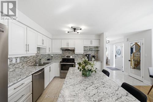 2 Castle Park Boulevard, Vaughan, ON - Indoor Photo Showing Kitchen With Double Sink With Upgraded Kitchen
