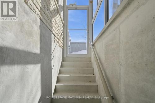 2 Castle Park Boulevard, Vaughan, ON - Indoor Photo Showing Other Room