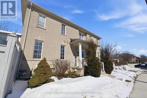 2 Castle Park Boulevard, Vaughan, ON - Outdoor