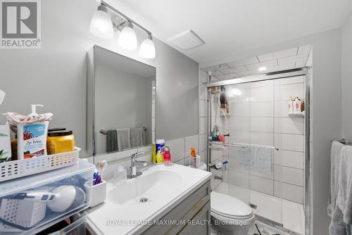 2 Castle Park Boulevard, Vaughan, ON - Indoor Photo Showing Bathroom