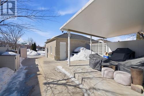 2 Castle Park Boulevard, Vaughan, ON - Outdoor