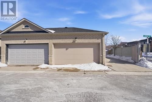 2 Castle Park Boulevard, Vaughan, ON - Outdoor