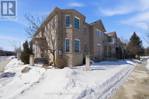 2 Castle Park Boulevard, Vaughan, ON - Outdoor With Facade