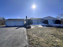 46 Long Cove Road Port Medway, NS B0J 2T0