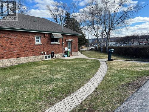 90 Osler Drive, Dundas, ON - Outdoor