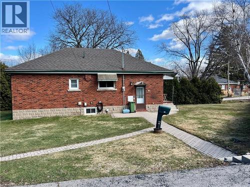 90 Osler Drive, Dundas, ON - Outdoor