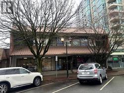 300/301 132 E 14TH STREET  North Vancouver, BC V7L 2N3