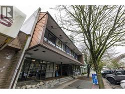 300/301 132 E 14TH STREET North Vancouver, BC V7L 2N3