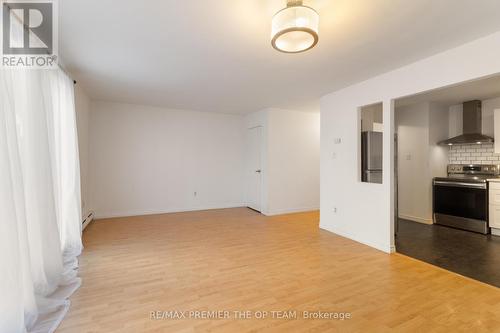 37 - 1016 Falgarwood Drive, Oakville, ON - Indoor