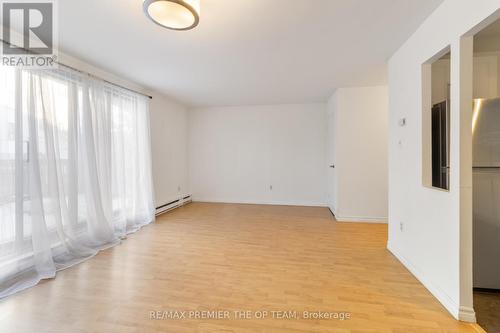 37 - 1016 Falgarwood Drive, Oakville, ON - Indoor Photo Showing Other Room