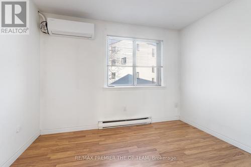 37 - 1016 Falgarwood Drive, Oakville, ON - Indoor Photo Showing Other Room