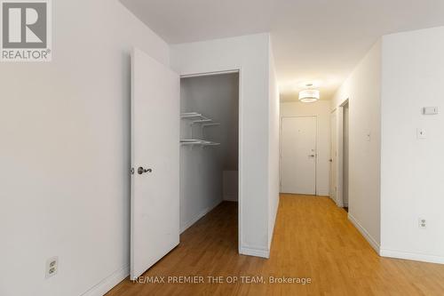 37 - 1016 Falgarwood Drive, Oakville, ON - Indoor Photo Showing Other Room