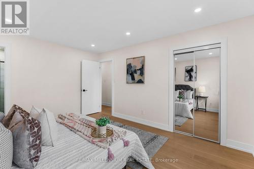 2437 Chilsworthy Avenue, Mississauga, ON - Indoor Photo Showing Bedroom