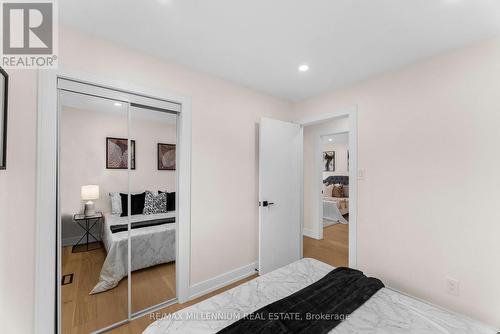 2437 Chilsworthy Avenue, Mississauga, ON - Indoor Photo Showing Bedroom