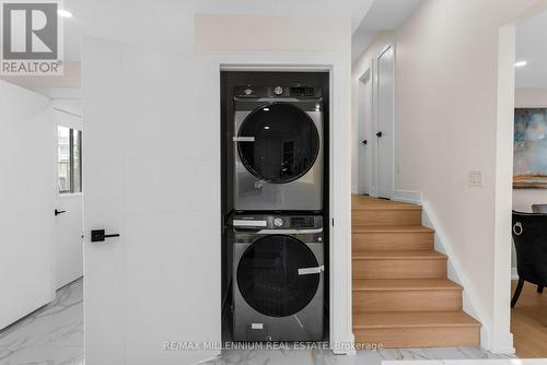 2437 Chilsworthy Avenue, Mississauga, ON - Indoor Photo Showing Laundry Room