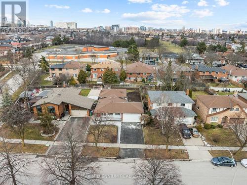 2437 Chilsworthy Avenue, Mississauga, ON - Outdoor With View