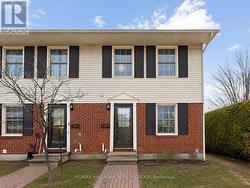 11 - 1160 SHILLINGTON AVENUE  Ottawa, ON K1Z 7Z4
