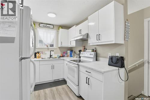 119 - 121 Olmstead Road, Saskatoon, SK - Indoor Photo Showing Kitchen