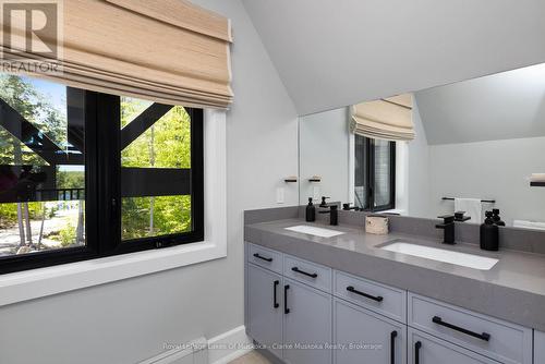 44 - 1211 Foreman Road, Muskoka Lakes (Medora), ON - Indoor Photo Showing Bathroom