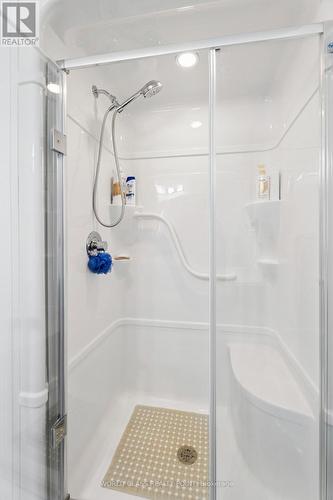 4073 Healing Street, Lincoln, ON - Indoor Photo Showing Bathroom