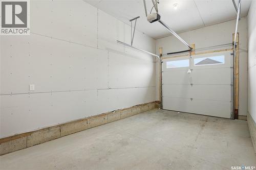 527 Sharma Crescent, Saskatoon, SK - Indoor Photo Showing Garage
