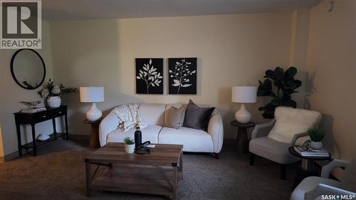 12 51 Centennial Street, Regina, SK - Indoor Photo Showing Living Room
