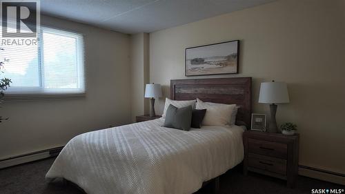 12 51 Centennial Street, Regina, SK - Indoor Photo Showing Bedroom
