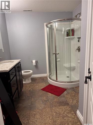 1916 Jesse Bay, Estevan, SK - Indoor Photo Showing Bathroom