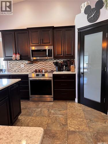 1916 Jesse Bay, Estevan, SK - Indoor Photo Showing Kitchen