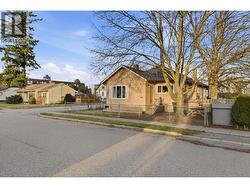 1941 Water Street  Kelowna, BC V1Y 1K8